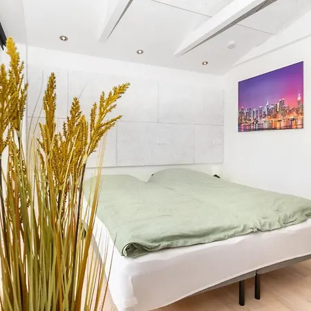 Idyllisk Med Plads Til 4-personer Hojbjerg